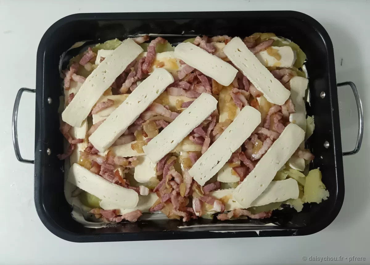 Vue secondaire de la recette Gratin à la tartiflette maison